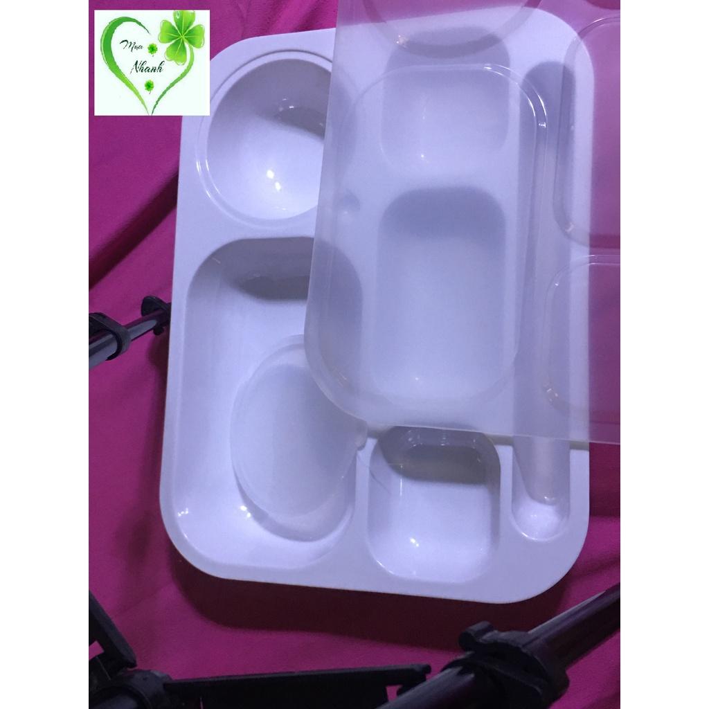 Khay đựng cơm 6 ngăn, học sinh, xuất ăn công nghiệp bằng melamine / plastic có 2 nắp đậy 33 × 26 ×6 cm cao