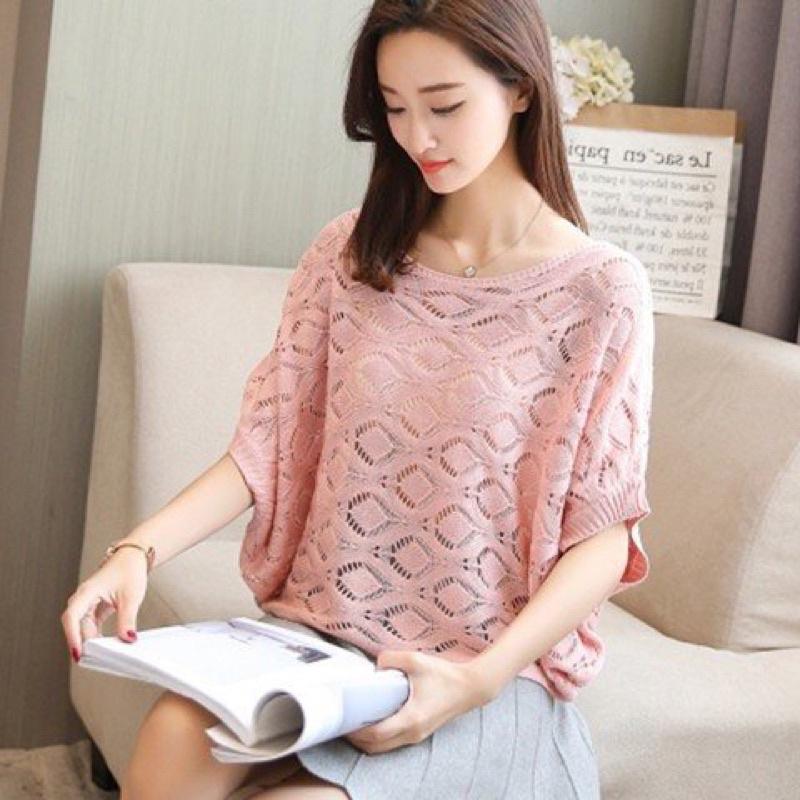 Áo len lưới mỏng dáng cánh dơi diện xuân hè