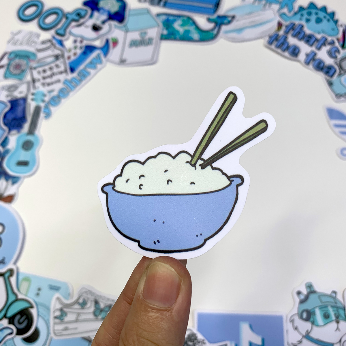 Sticker Màu Xanh Pastel Blue Ngẫu Nhiên Chất Lượng Cao Chống Nước Trang Trí Nón Bảo Hiểm Vali Đàn Xe Máy Xe Đạp