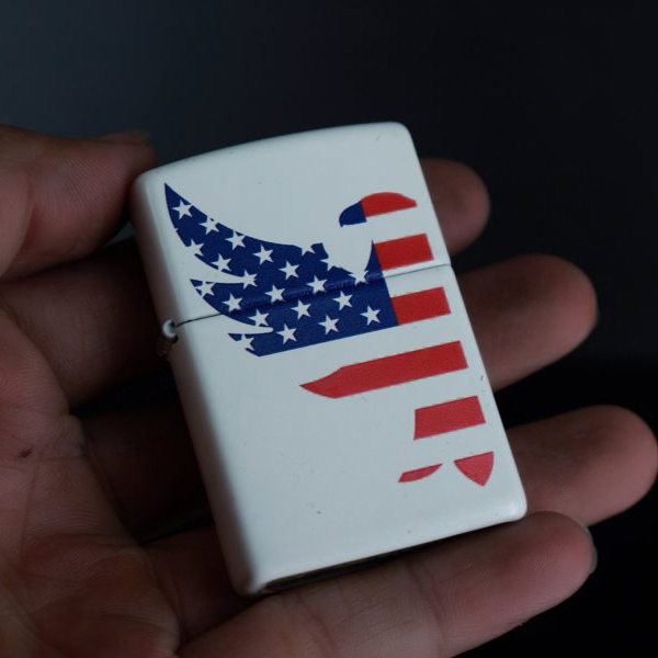 Bật Lửa Zippo 214 Eagle Flag Design