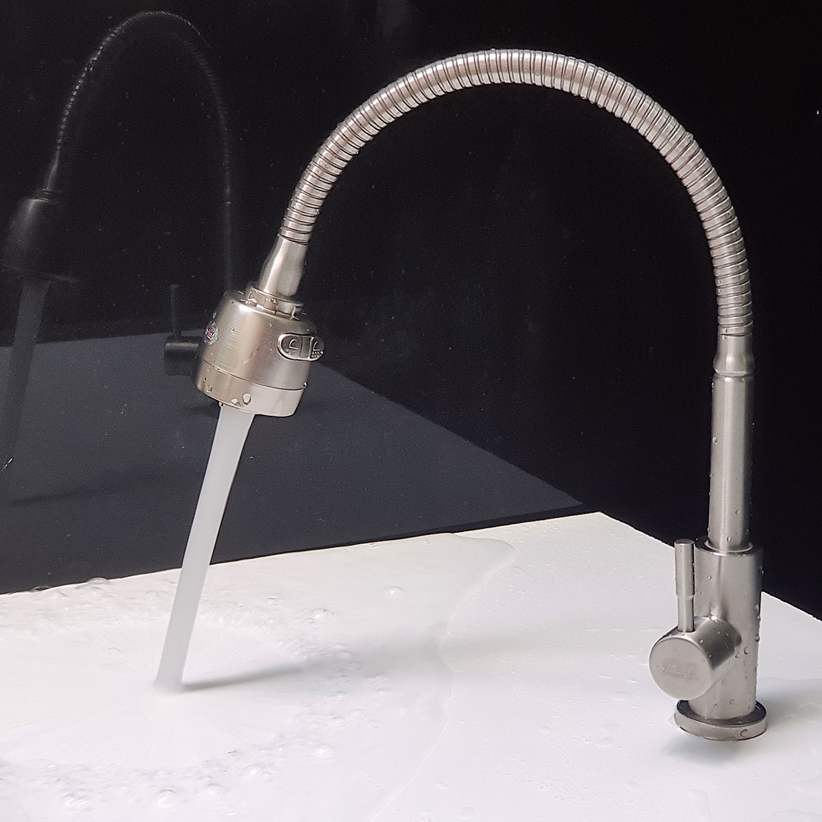Vòi rửa chén lạnh Inox SUS 304, cần lò xo Eurolife EL-RC09