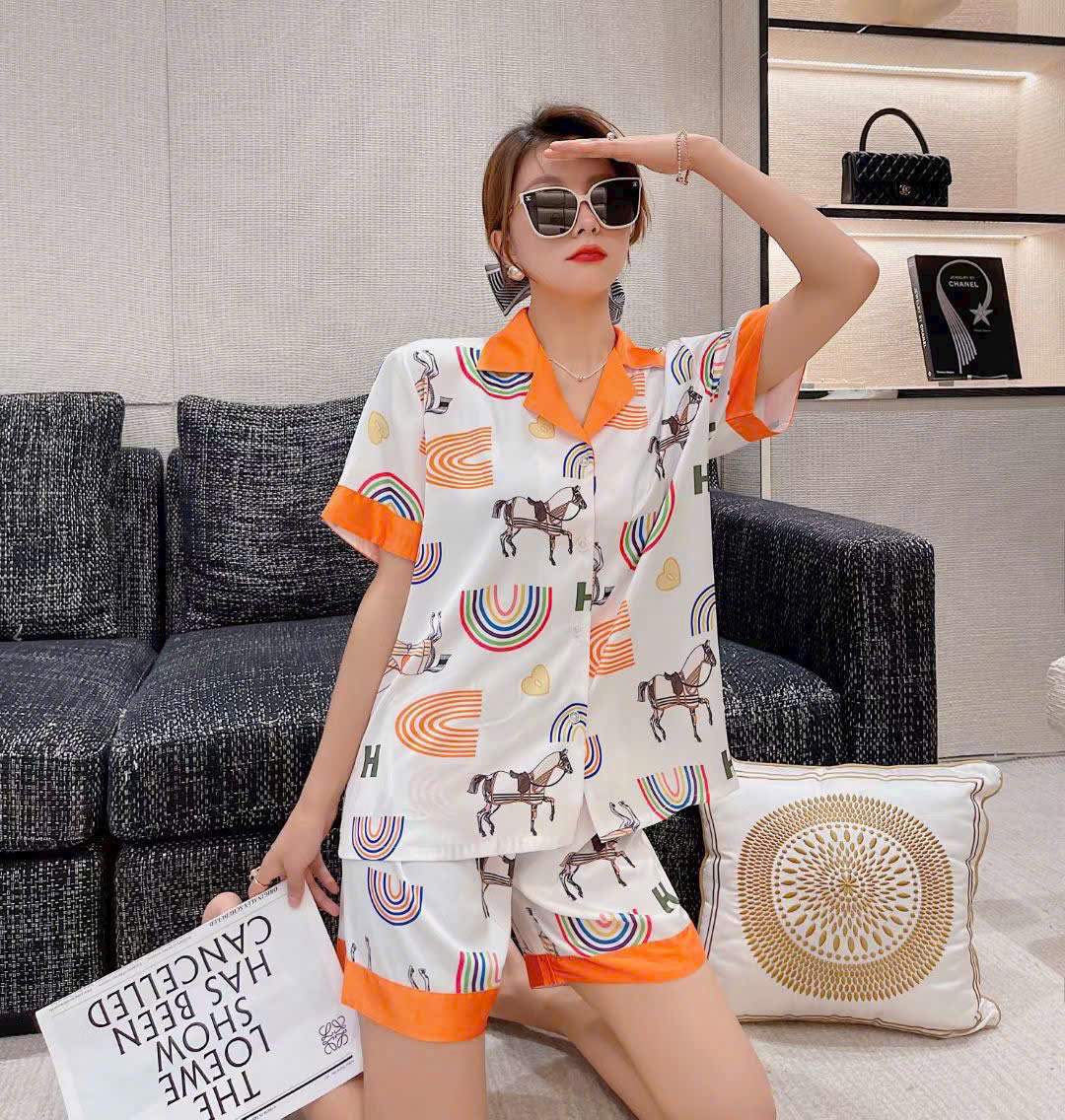 Bộ Đồ Ngủ Lụa Quảng Châu Cao Cấp Họa Tiết Ngựa Đơn Giản