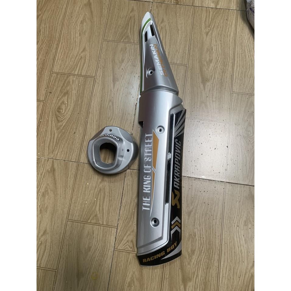 Ốp pô và chụp đích pô xe exciter 150 mẫu mới màu bạc