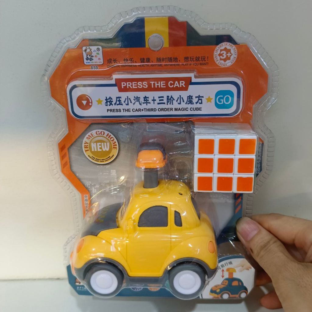 Đồ chơi Rubik &amp; ô tô taxi- XIAO DU NIU NIU.  Bộ sản phẩm mẫu mới gồm: Rubik kèm ô tô cho bé chơi và phát triển trí tuệ - 1 xe Taxi &amp; 1 rubik