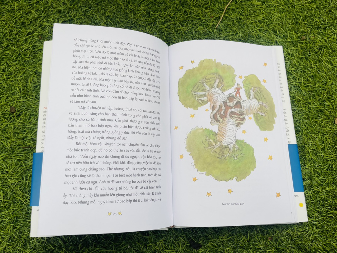 BÌA CỨNG KỶ NIỆM IN 500c – HOÀNG TỬ BÉ – MINH HỌA MÀU CỦA TÁC GIẢ ANTOINE DE SAINT-EXUPÉRY – BẢN DỊCH MỚI KỶ NIỆM 70 NĂM RA MẮT TÁC PHẨM – TRÁC PHONG DỊCH – NHÃ NAM PHÁT HÀNH