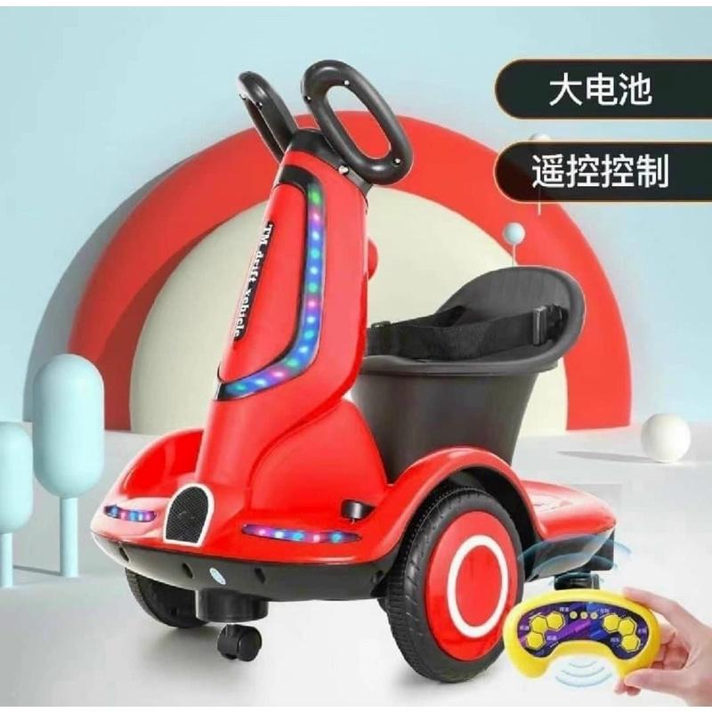 Xe điện trẻ em kèm điều khiển ,xe xoay tròn 360 độ