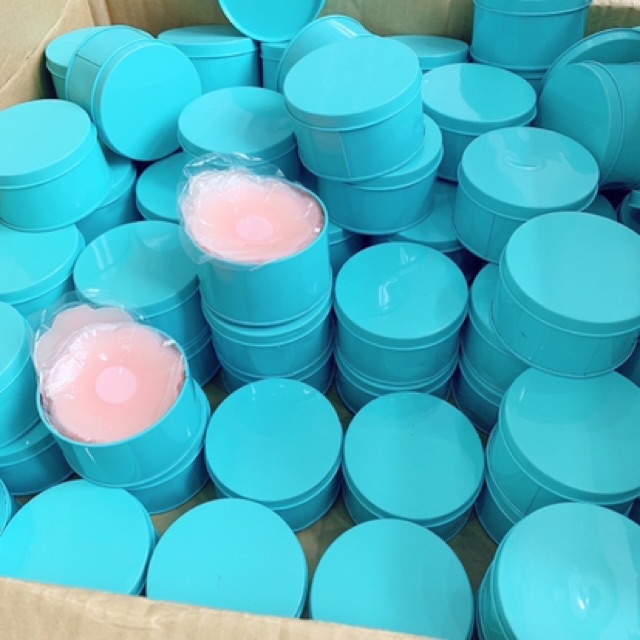 Dán ngực silicon có nhũ trắng chống dính ở giữa hộp 5 cặp Đôi