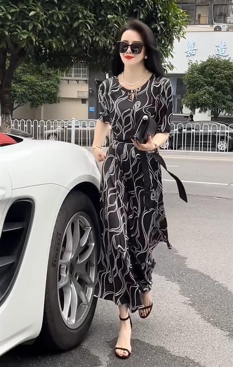 Đầm lụa họa tiết cột eo