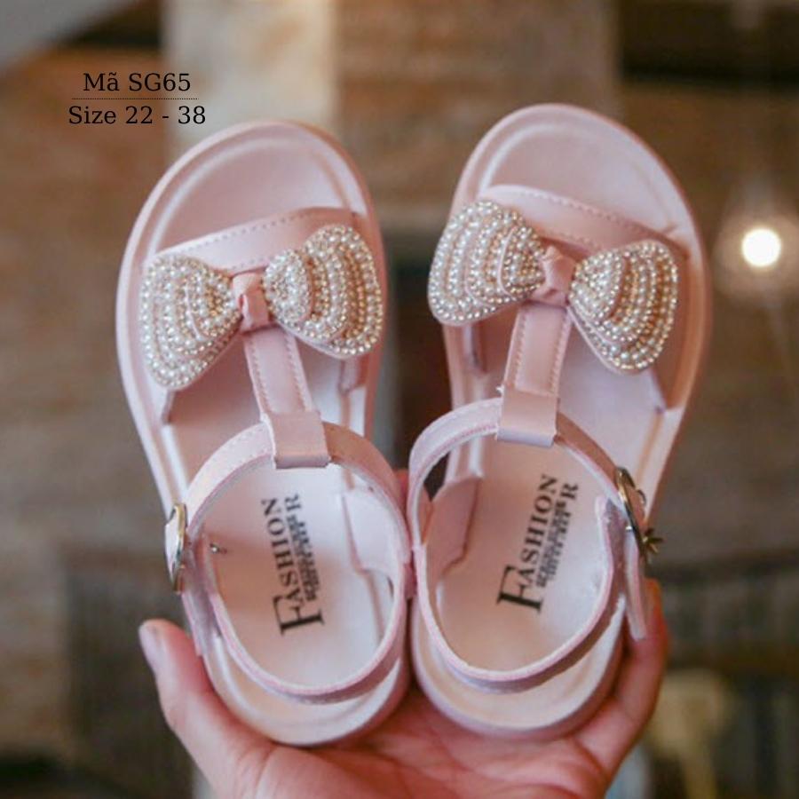 Dép quai hậu sandal bé gái quai ngang thời trang chất da PU mềm êm màu hồng gắn nơ công chúa duyên dáng và dễ thương phù hợp cho trẻ em 1 - 12 tuổi đi học đi biển phong cách Hàn Quốc SG65