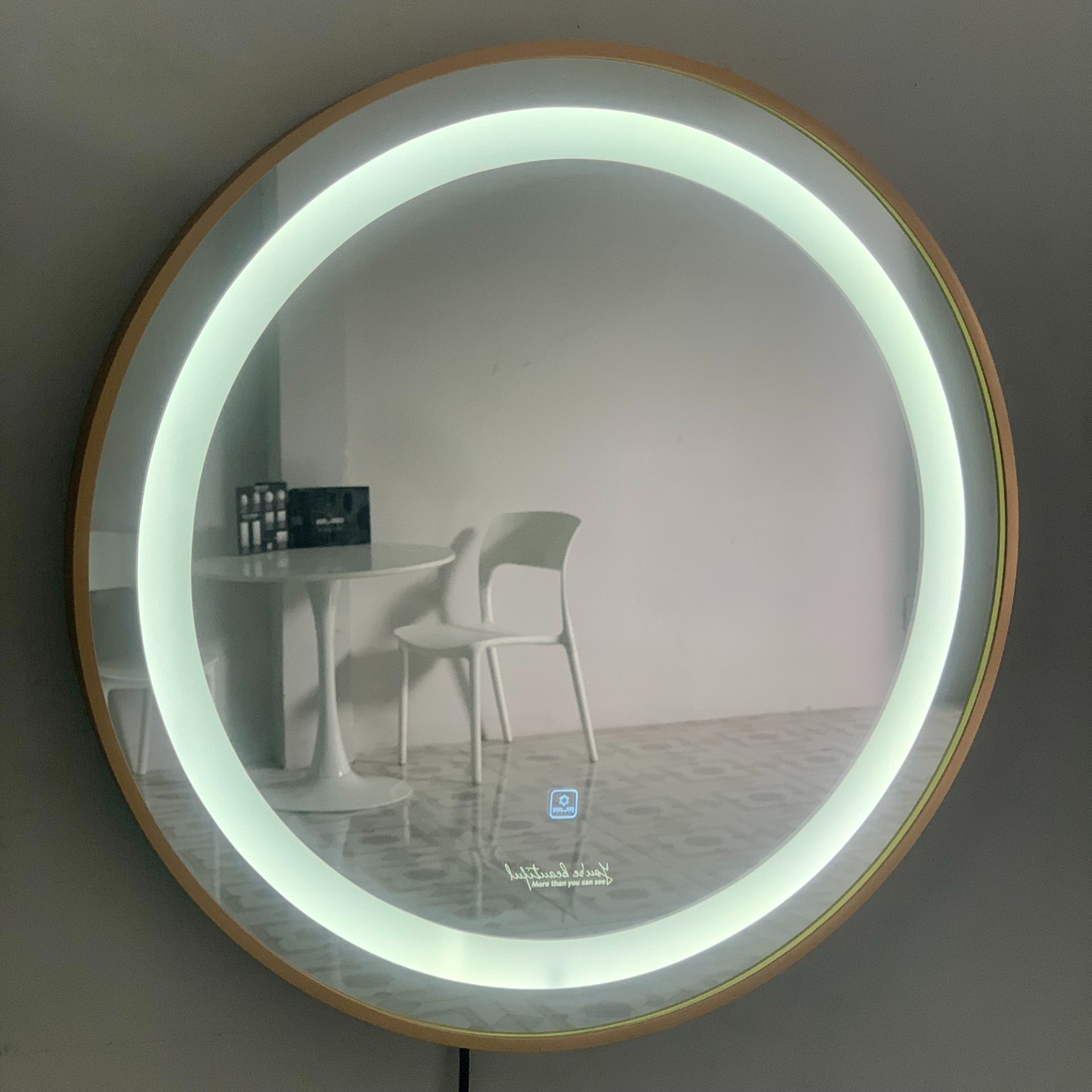 Gương soi GLS khung nhôm hình tròn LED ánh sáng trong 3 màu cảm ứng sưu tập Thu 2022