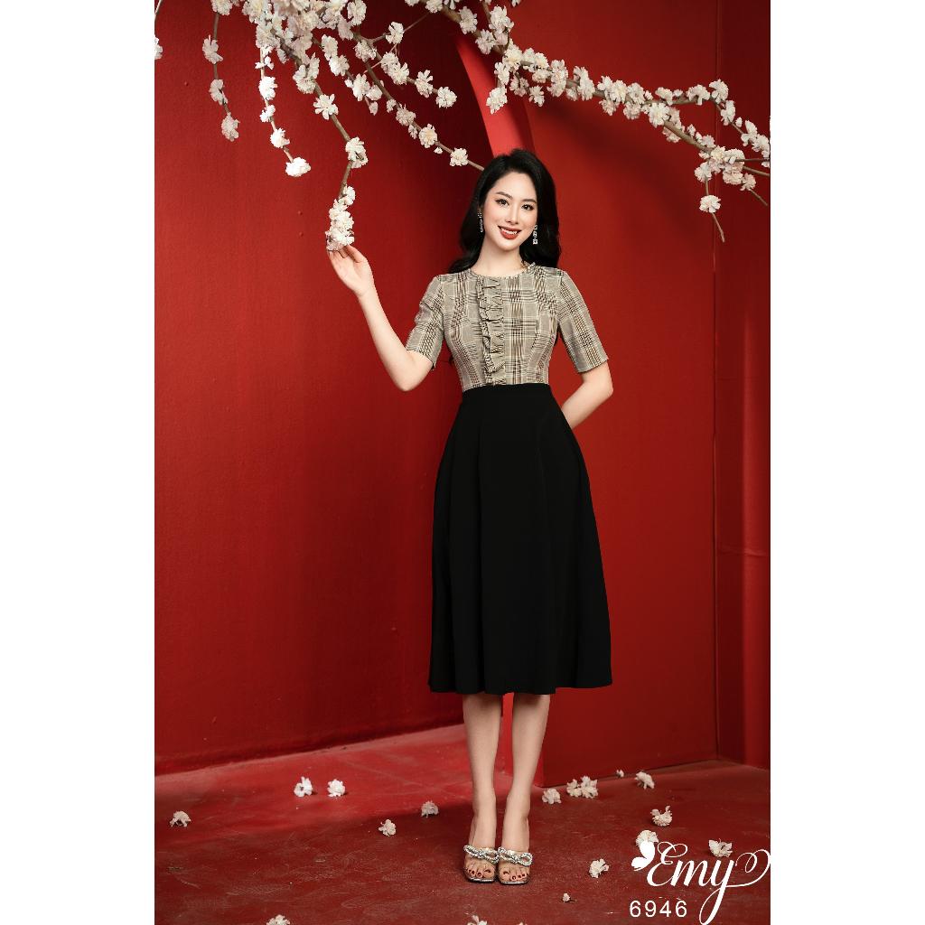 Đầm EMY EM6946 Xoè Phối Caro