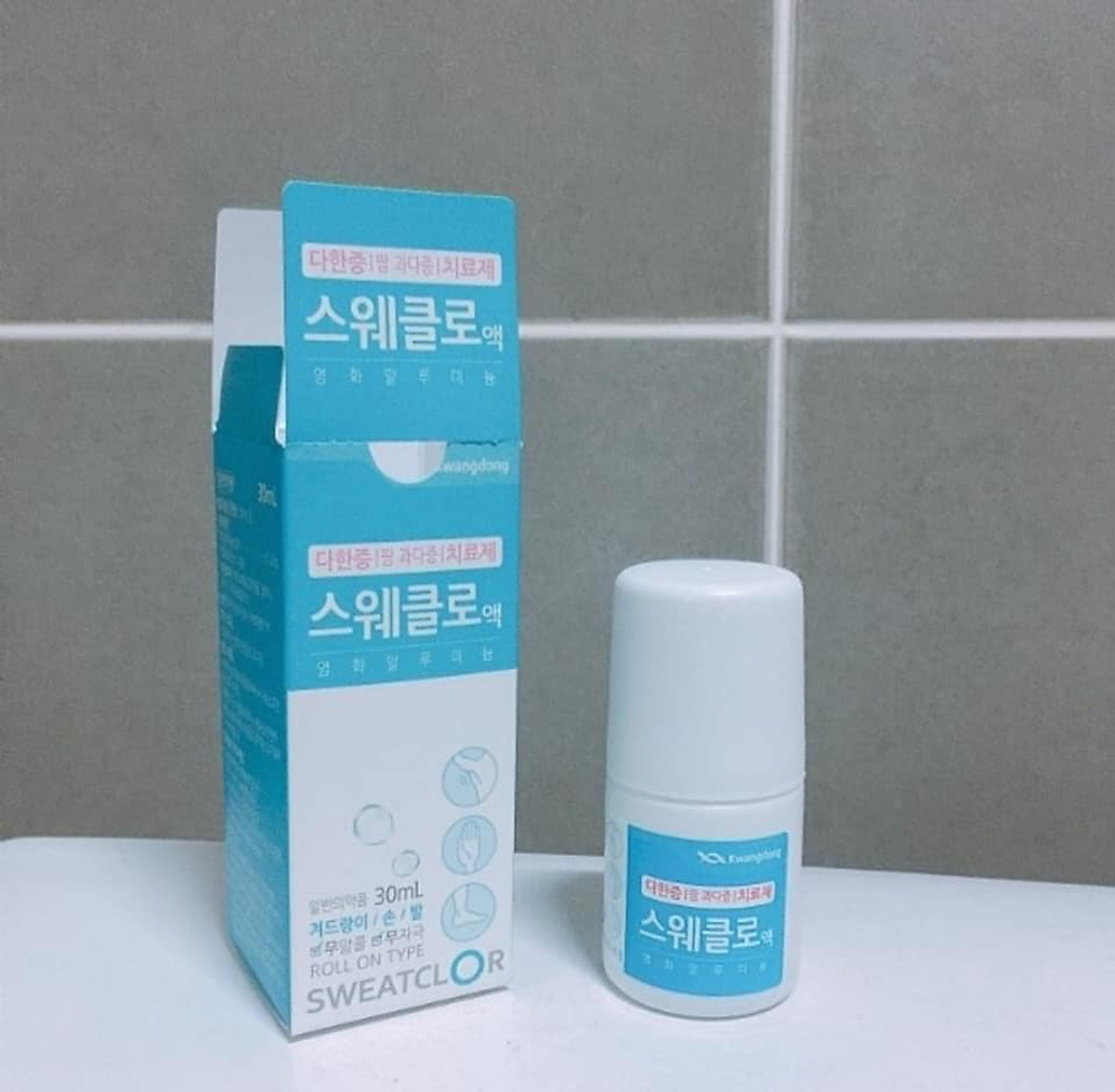 Lăn khử mùi cho nách - chân, mồ hôi tay, thâm nách Kwangdong Sweatclor 30ml