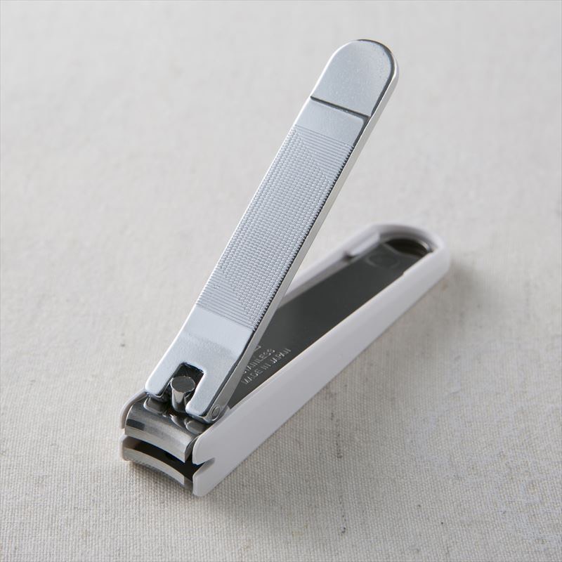 Bấm Móng Tay Inox Hoa Văn Kai Razor 000HC3601 Cỡ Vừa (Màu Trắng)