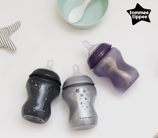 Bộ bình sữa Midnight Skies ty siêu mềm tự nhiên Tommee Tippee Closer to Nature, núm ty đi kèm 3-6 tháng (3 bình x 260ml)