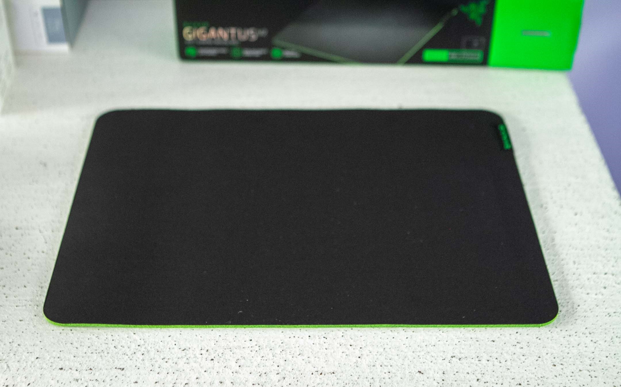 Bàn di chuột Razer Gigantus V2 - Hàng chính hãng