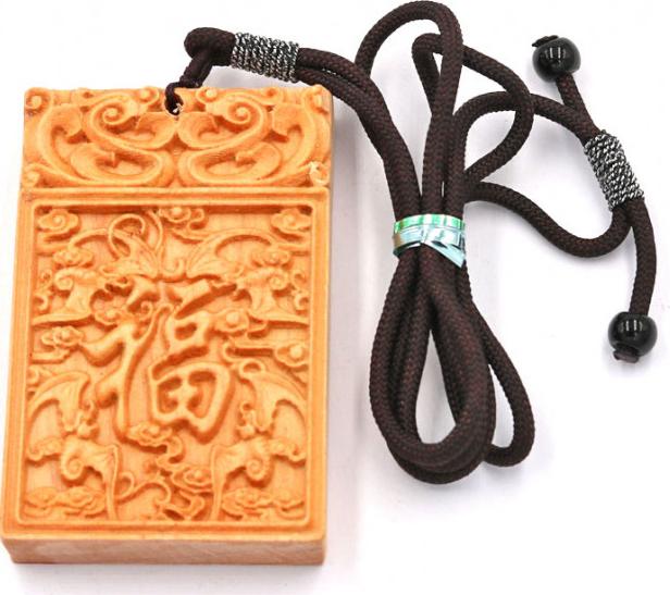 Vòng cổ mặt gỗ hoàng đàn khắc chữ Phúc MG68