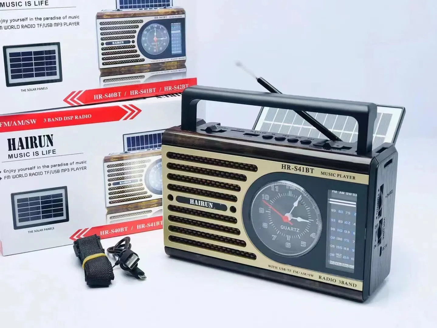 Đài Radio FM Bluetooth HR-40BT - Loa Bluetooth Radio, Loa bluetooth kết hợp đài radio - Tích hợp đồng hồ và đèn pin, Phong cách cổ điển vintage - Vỏ gỗ sang trọng, Tích hợp đồng hồ và đèn pin