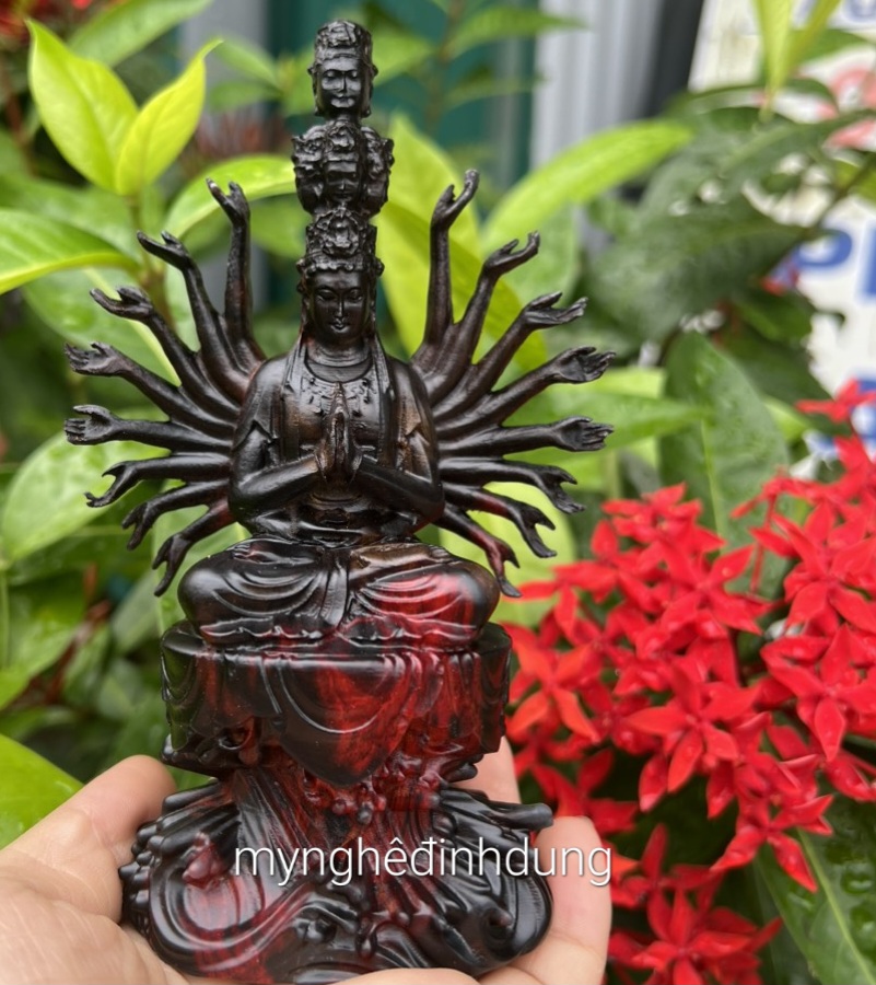 Tượng phật thiên thủ thiên nhãn bằng gỗ trắc đỏ đen kt cao 15x11x6cm