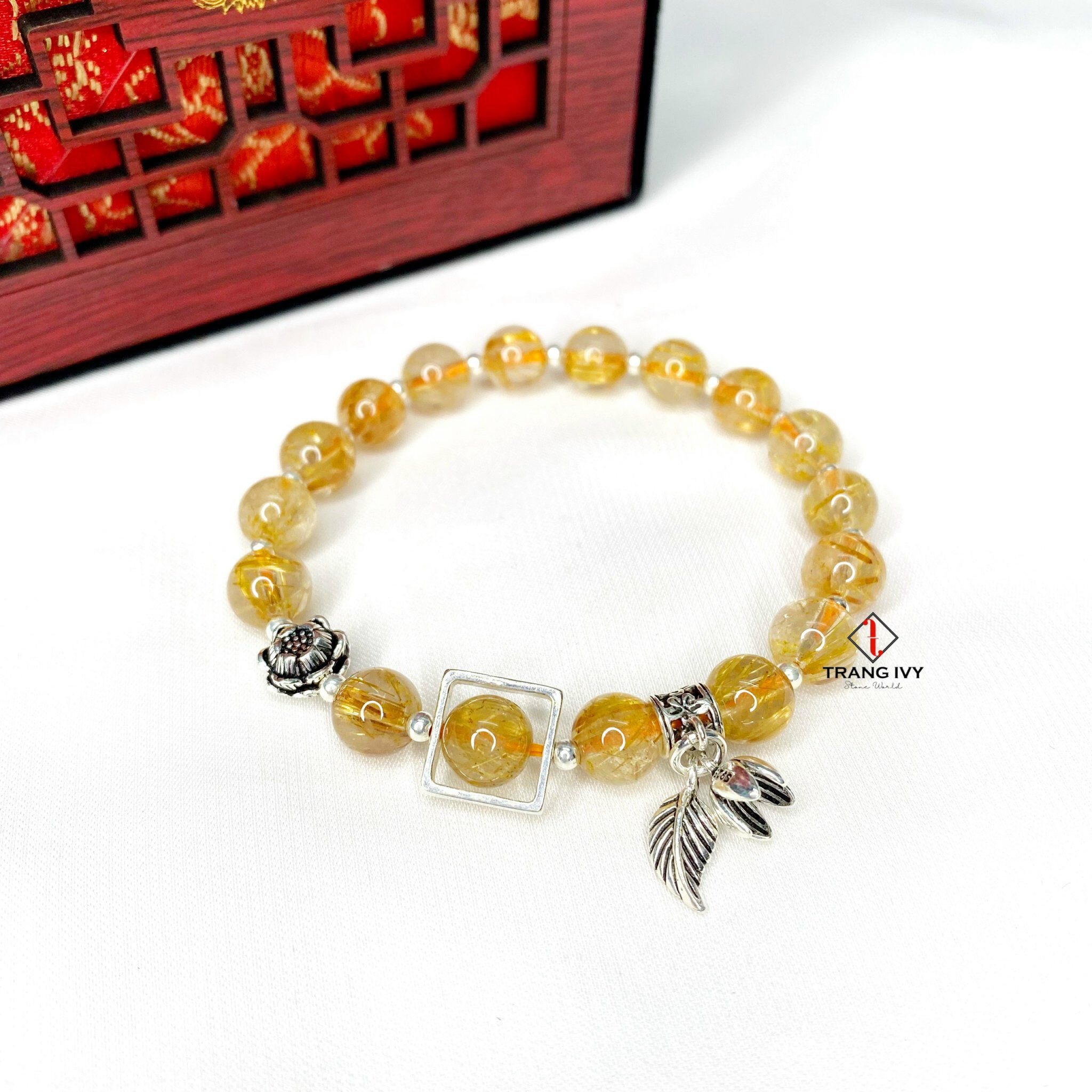Vòng Tay Thạch Anh Tóc Vàng Mix Charm Bạc Thái Kiểu Dành Cho Nữ Mệnh Kim Và Mệnh Thổ