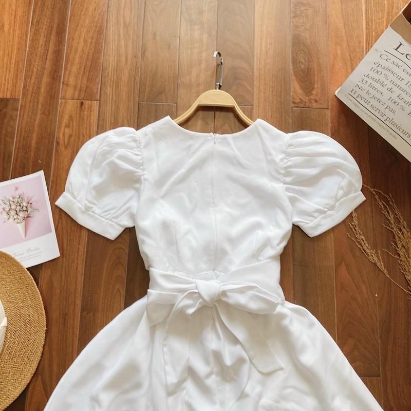 Đầm trắng form dài lệch tà