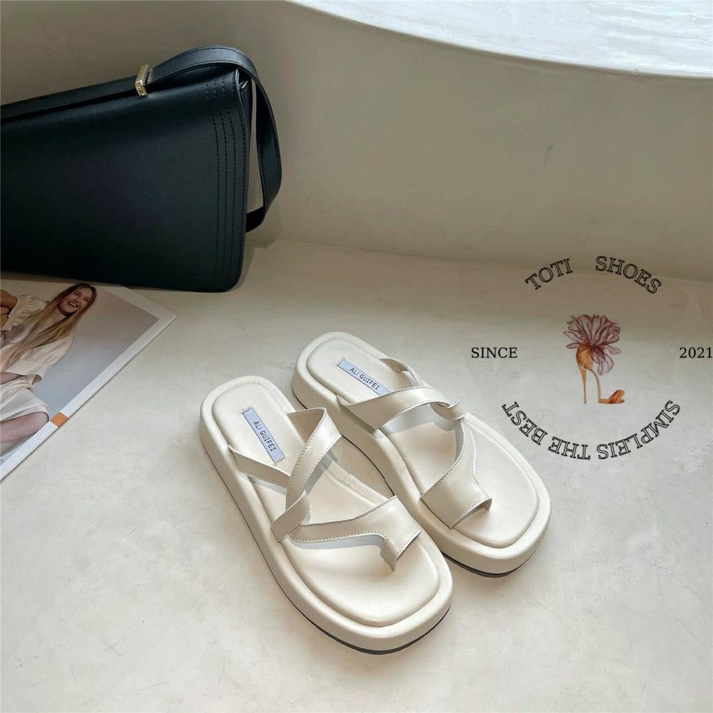 Dep nữ Titote Shoes đi biển - Dép xuồng phong cách thời trang Quai xoắn đế bằng siêu nhẹ Sandal xỏ ngón. MET SHOP