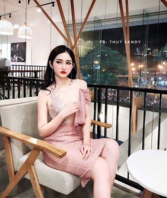 Đầm body nhúng vai đỗ ren đắp