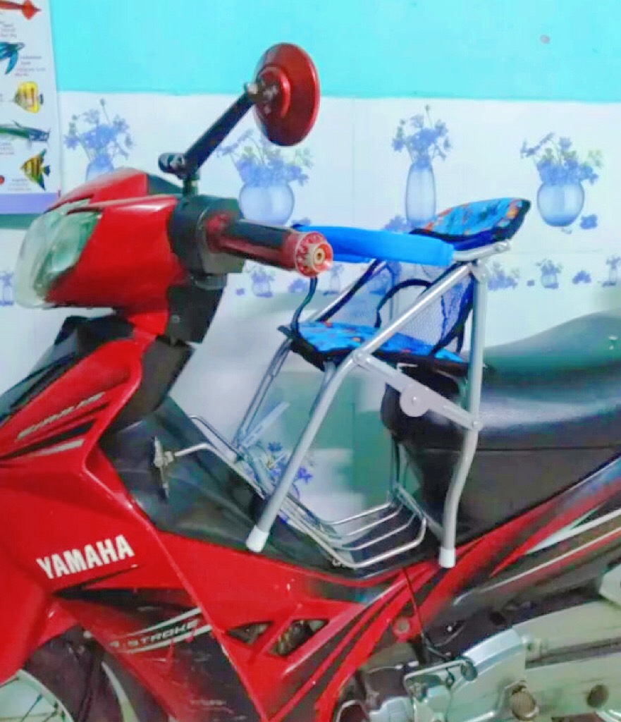 Ghế ngồi xe số có dây an toàn cho bé , GHẾ SỐ XẾP SẮT SƠN TĨNH ĐIỆN