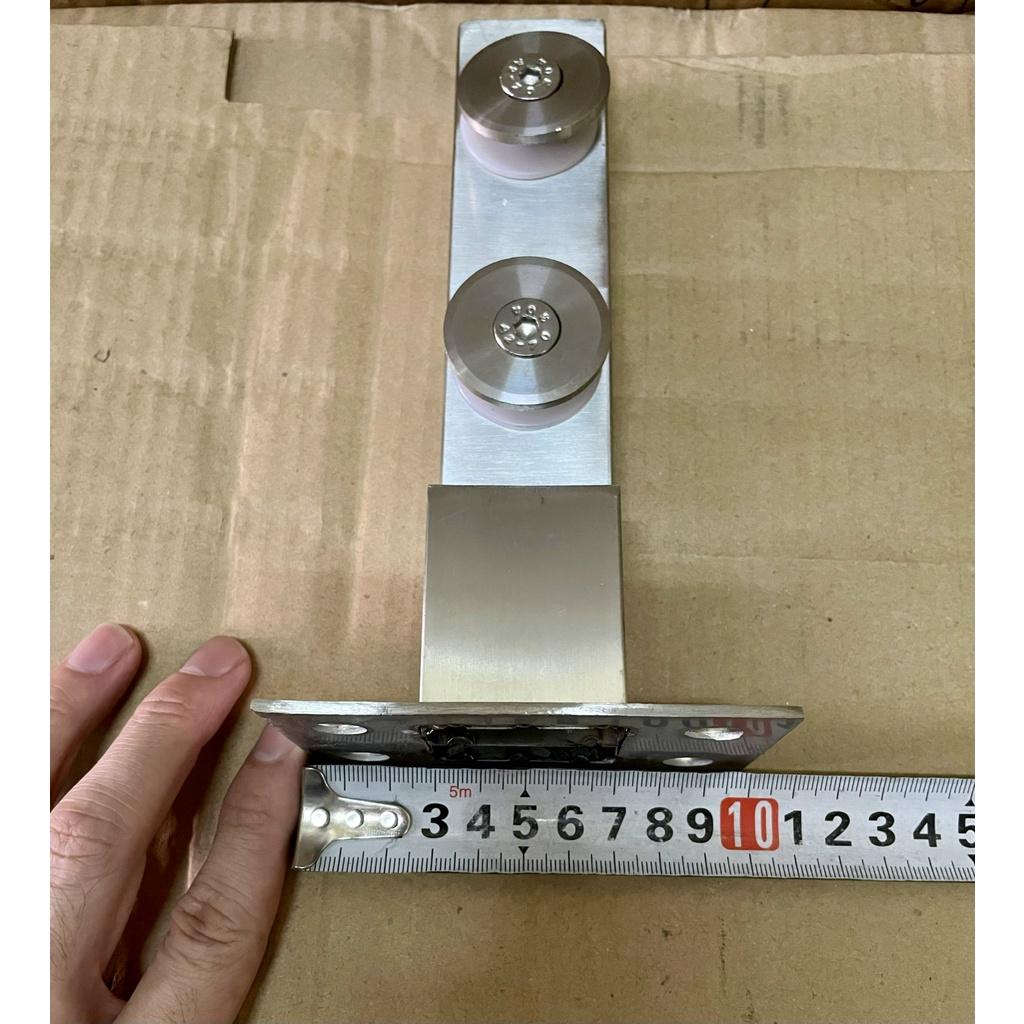 Chân kẹp kính hộp 20*40 cho lan can kính - Trụ inox lan can kính cường lực