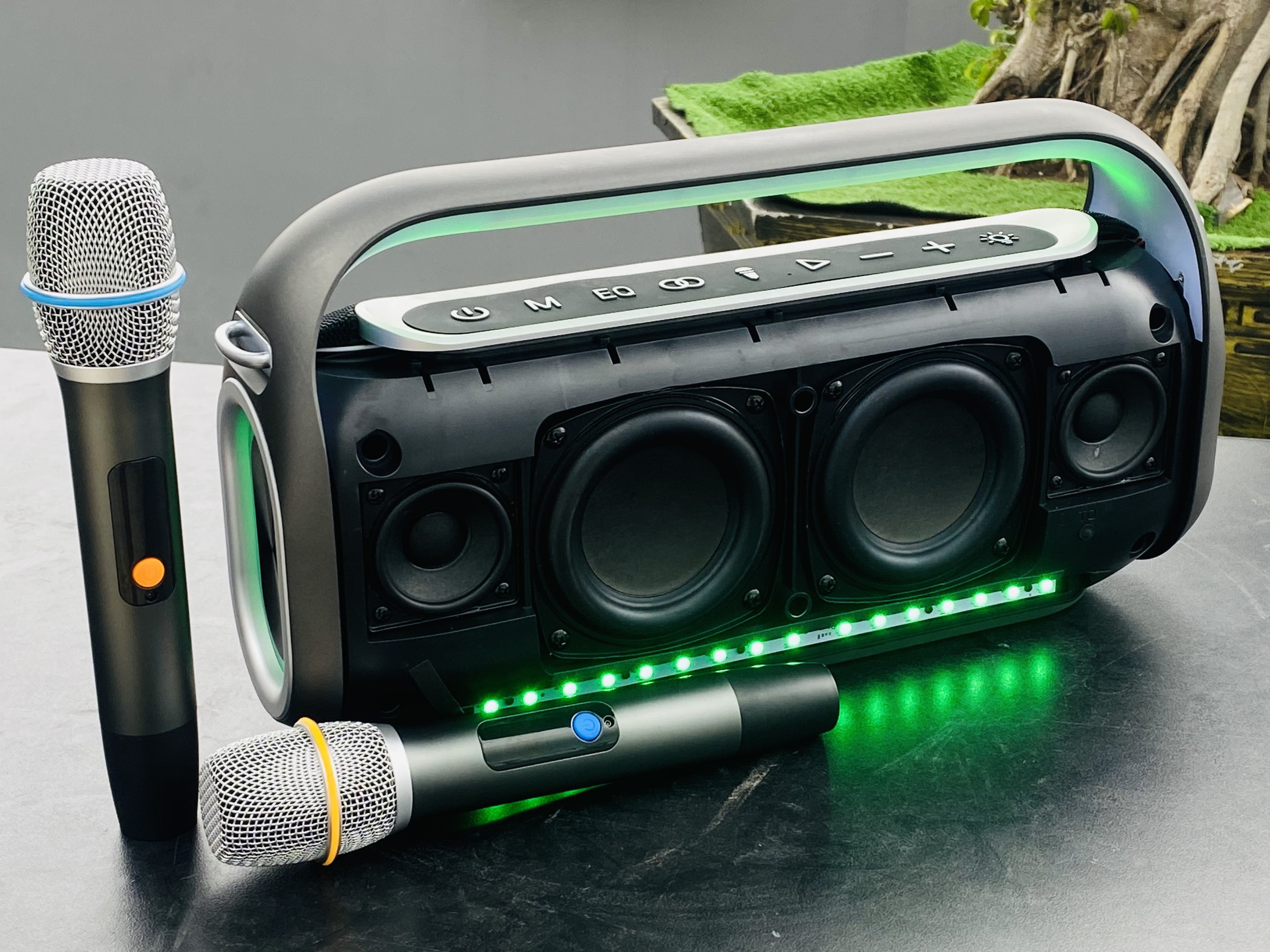 Loa Xách Tay YIBOLANG F3 Pro, Công Suất 230W, 2 Bass 20, Âm Thanh Cực Khủng, Nghe Siêu Hay, Tặng Kèm 2 Micro Không Dây Và Phụ Kiện Dây Đeo Chéo, Phù Hợp Karaoke Giải Trí, Quán Bar, Dã Ngoại, Hàng Chính Hãng