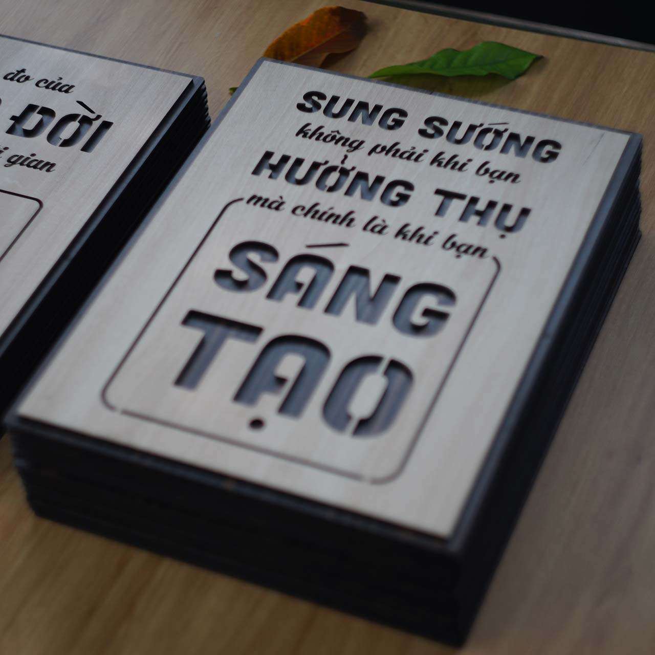 Tranh tường cao cấp TBIG108: Sung sướng không phải khi bạn hưởng thụ mà là khi bạn sáng tạo