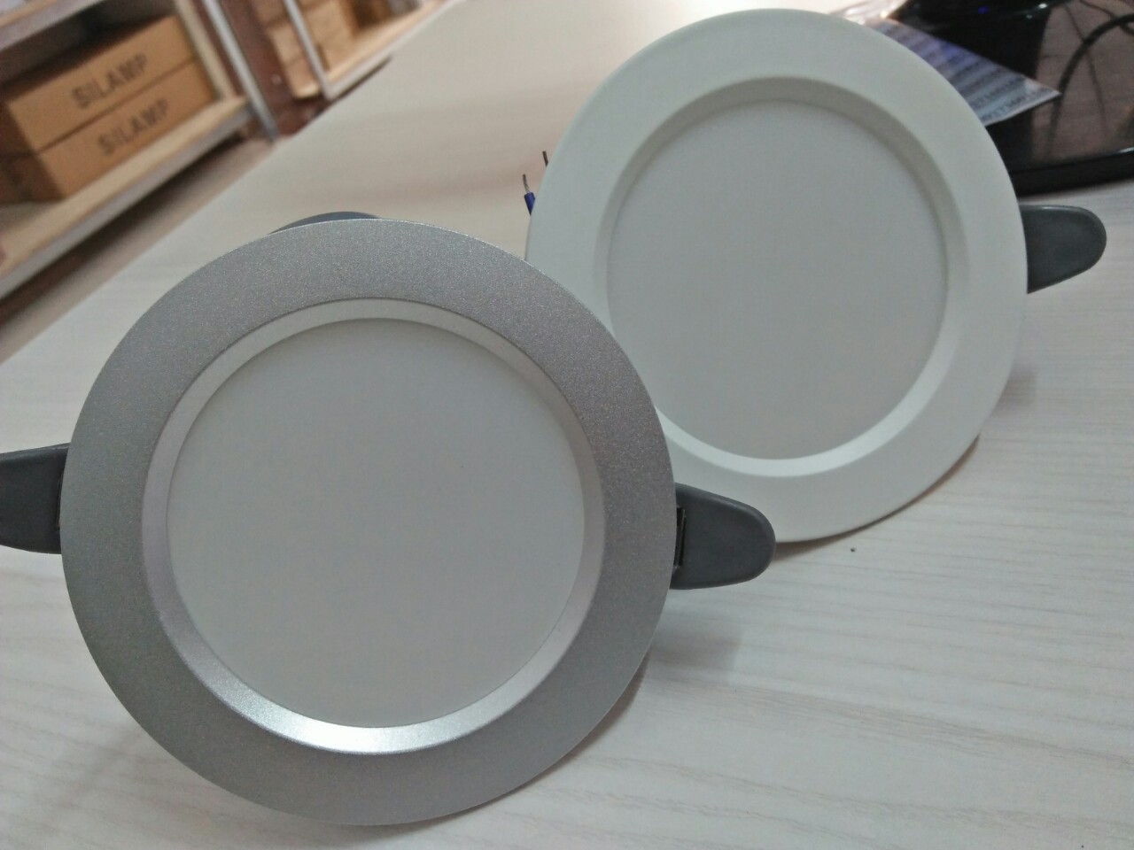 ĐÈN LED ÂM TRẦN ĐỔI MÀU 6W | ĐK 100mm có 3 chế độ màu