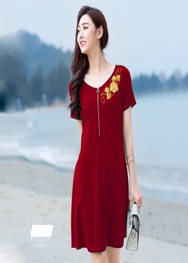 Đầm đỏ thêu 3D hoa hồng ánh kim cao cấp
