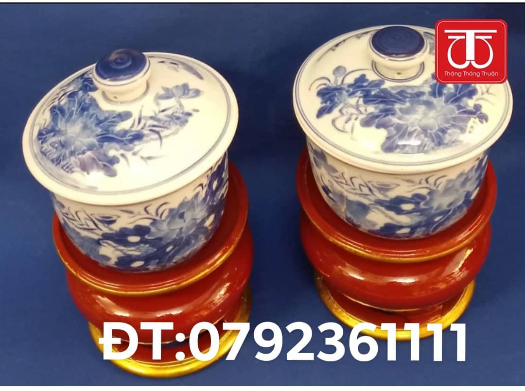 ĐÔI BÁT NƯỚC VẼ SEN KÈM ĐẾ GỖ SƠN SON THẾP VÀNG CAO:20CM ĐK BÁT 12CM