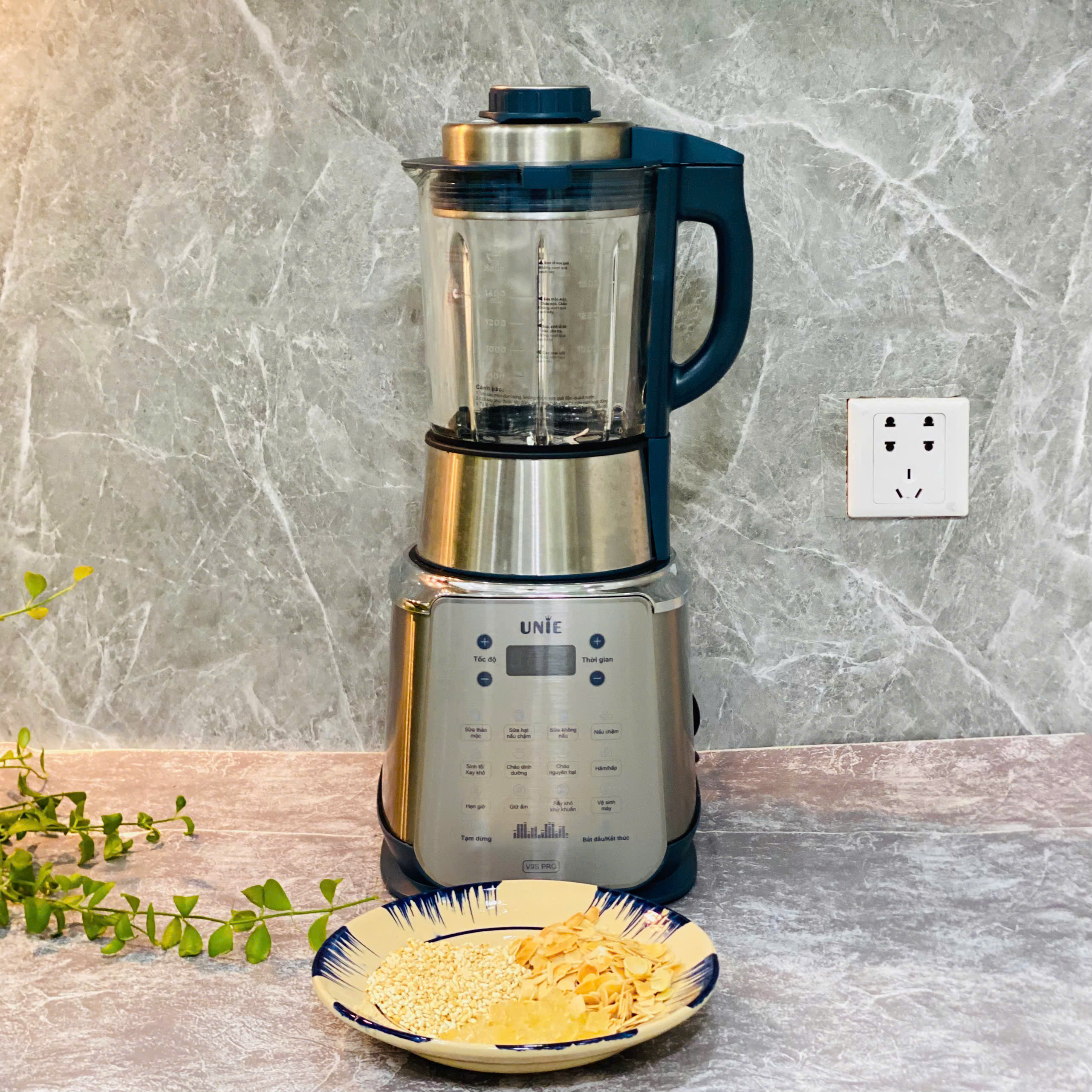 [Hàng chính hãng] Máy làm sữa Unie V9S Pro 1,75L - Động cơ SR9 cải tiến siêu êm, xay mịn tuyệt đối - Bảo hành 5 năm động cơ