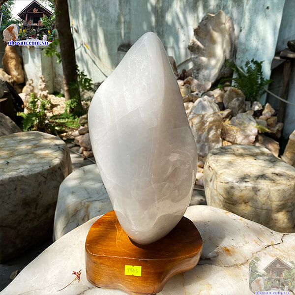 Trụ đá thạch anh trắng tự nhiên nguyên khối đánh bóng trấn trạch-4.94kg-T563