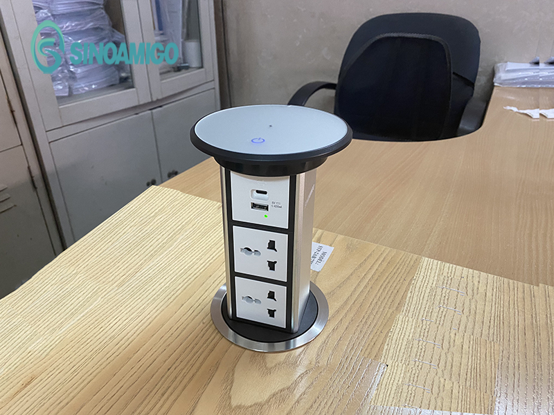 Ổ điện âm bàn đảo Sinoamigo SMT-4 màu bạc, đóng mở tự động, có sạc điện thoại không dây - Hàng nhập khẩu chính hãng