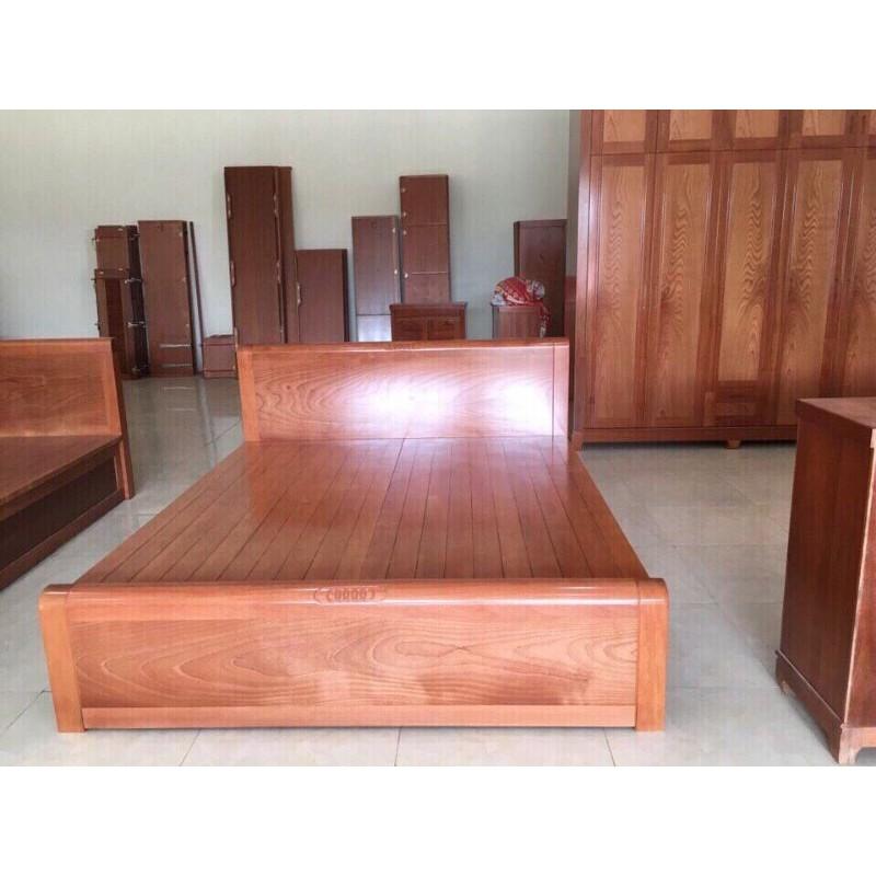 Giường gỗ tự nhiên .