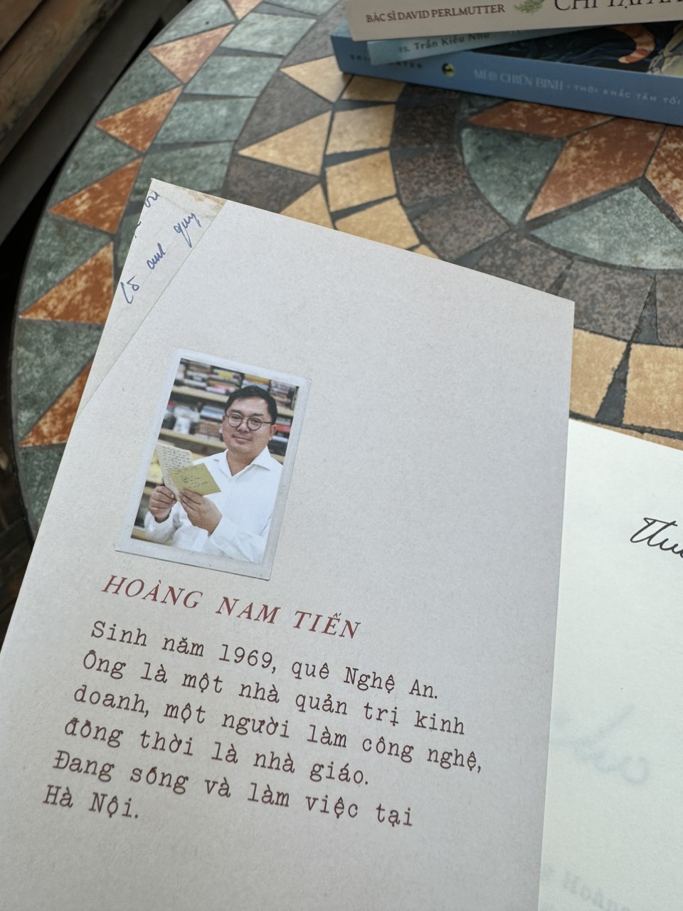 THƯ CHO EM - Chuyện tình tướng Hoàng Đan và vợ qua lời kể con trai - Hoàng Nam Tiến – Nhã Nam - Nxb Hội Nhà Văn
