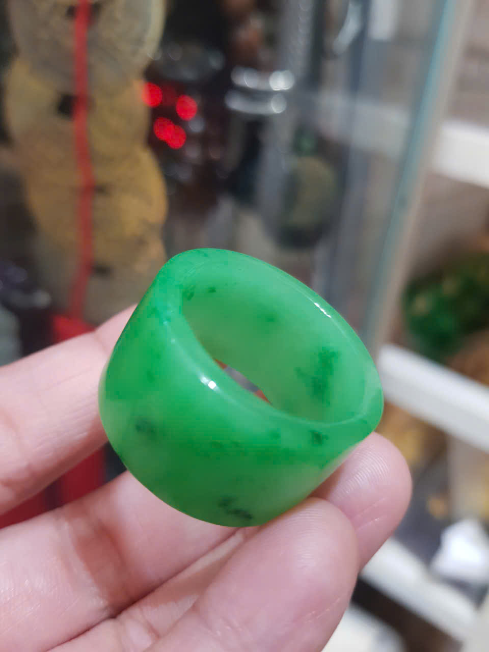 Nhẫn Càn Long Nam Xanh Ngọc Đẹp Ni TO 23mm x bản vuông cao 17mm x dầy 3mm Chất liệu Đá Cẩm Thạch Tự nhiên màu Xanh lá Hy Vọng Tươi quá đẹp chuẩn Hợp Nam mệnh Mộc Mệnh Hỏa đeo Ni 23mm lọt lòng ngón giữa ngón cái ạ