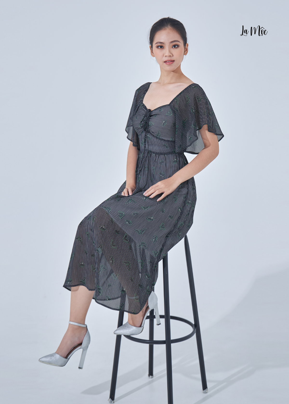 Đầm lửng chiffon cổ vuông dây rút ngực Maxivic, La Mộc LM012290
