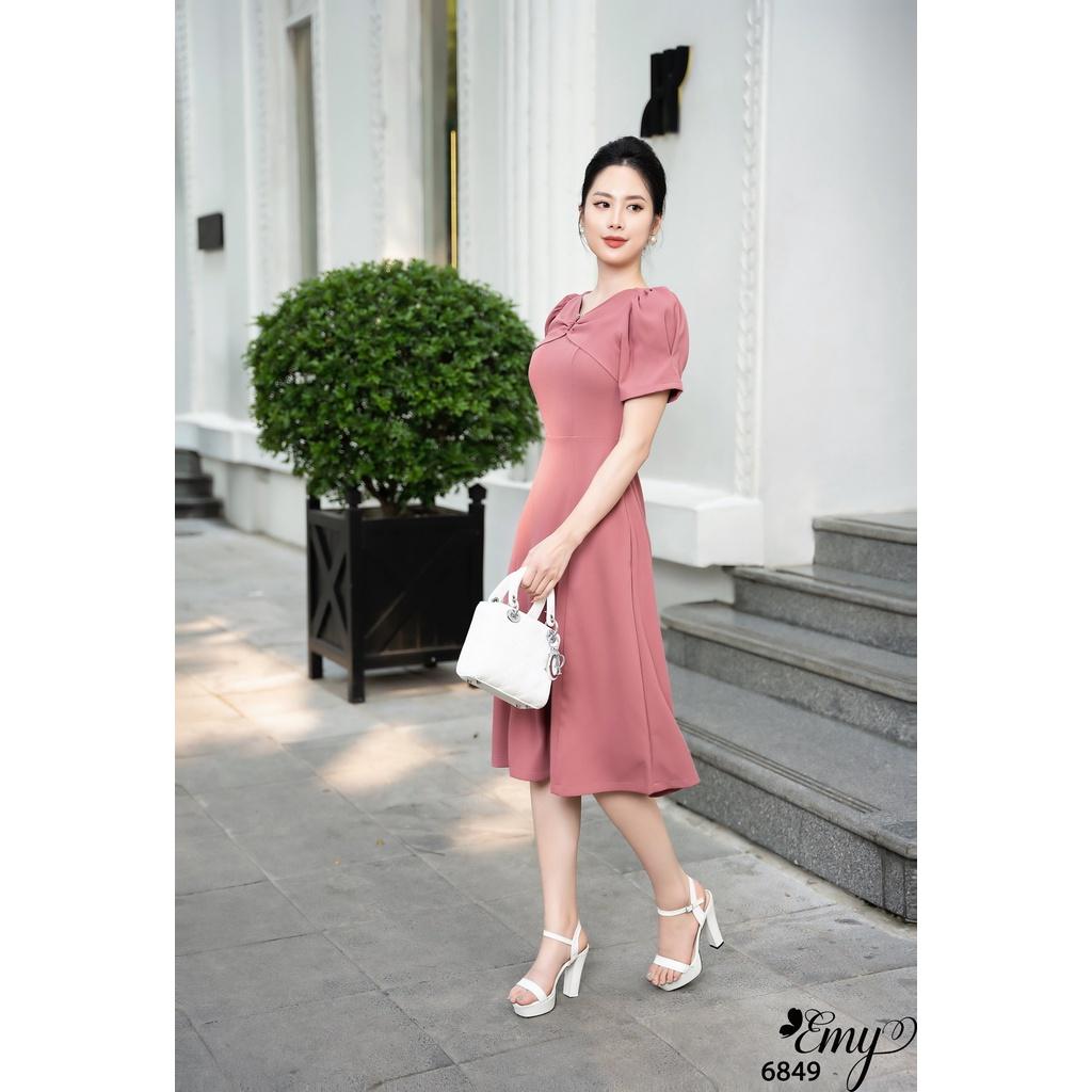 Đầm EMY EM6849 Xoè Cổ Gắn Khoen
