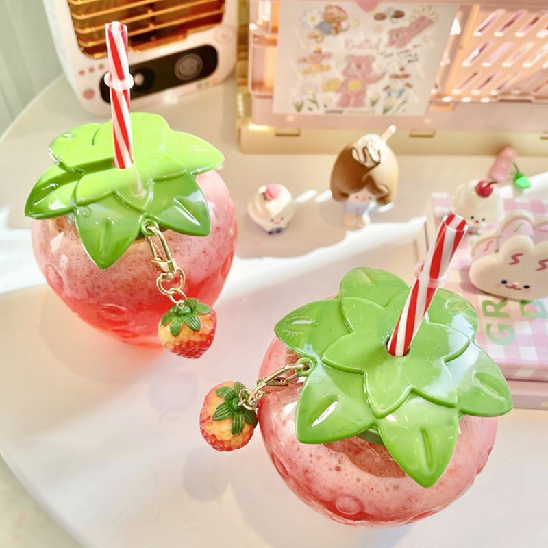 Bình nhựa đựng nước hình trái dâu siêu Cute