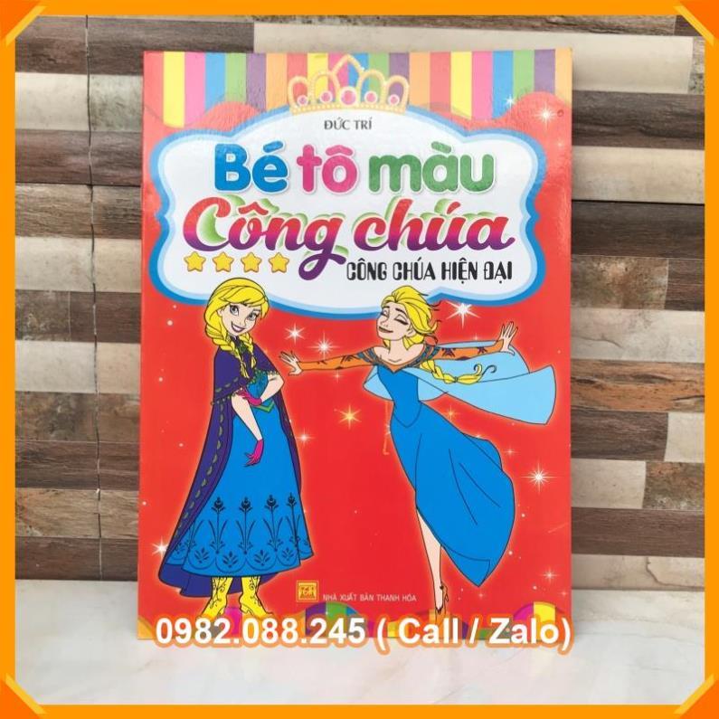 Bé tập tô màu công chúa