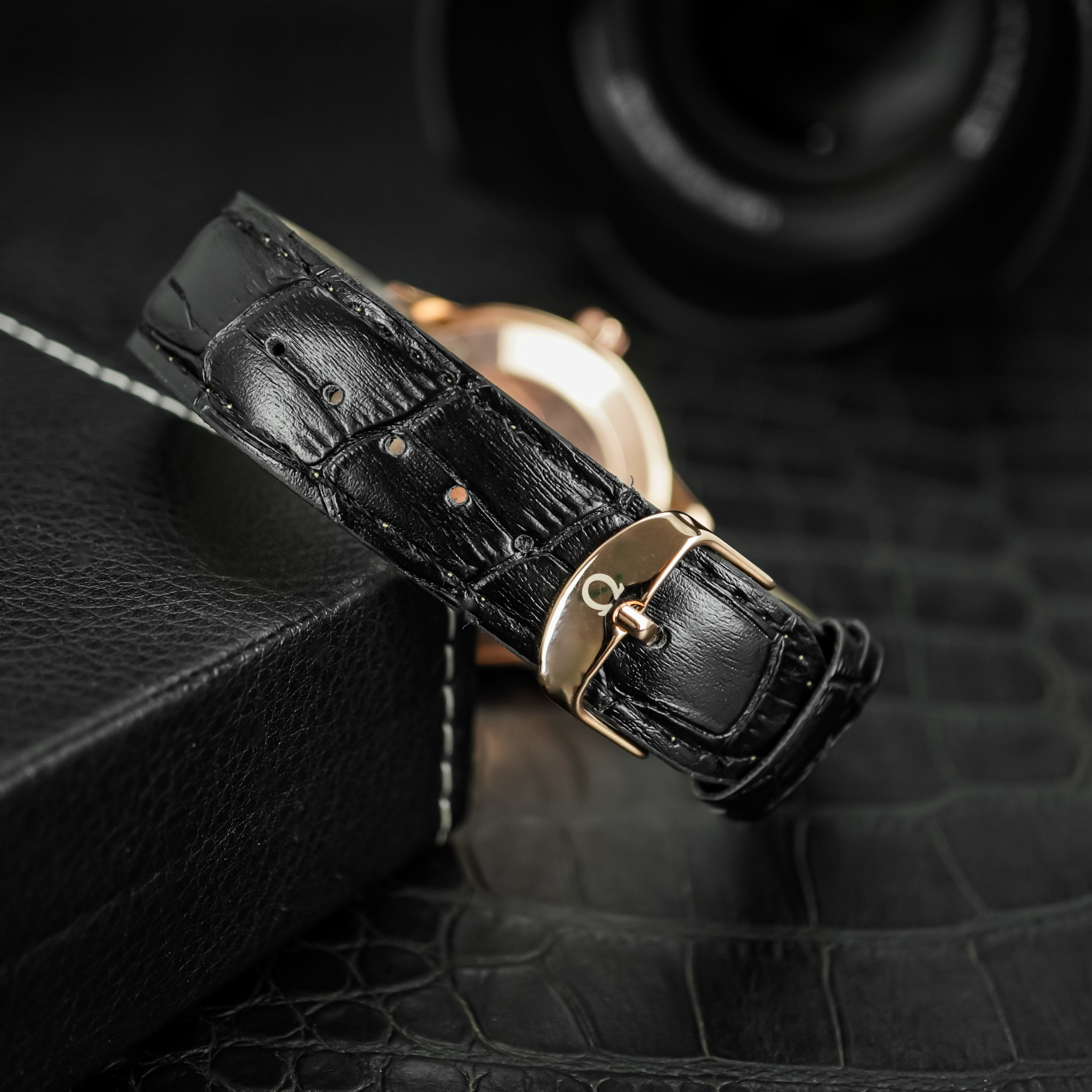 Đồng hồ đeo tay Omega B511 Máy PiN hàng chính hãng