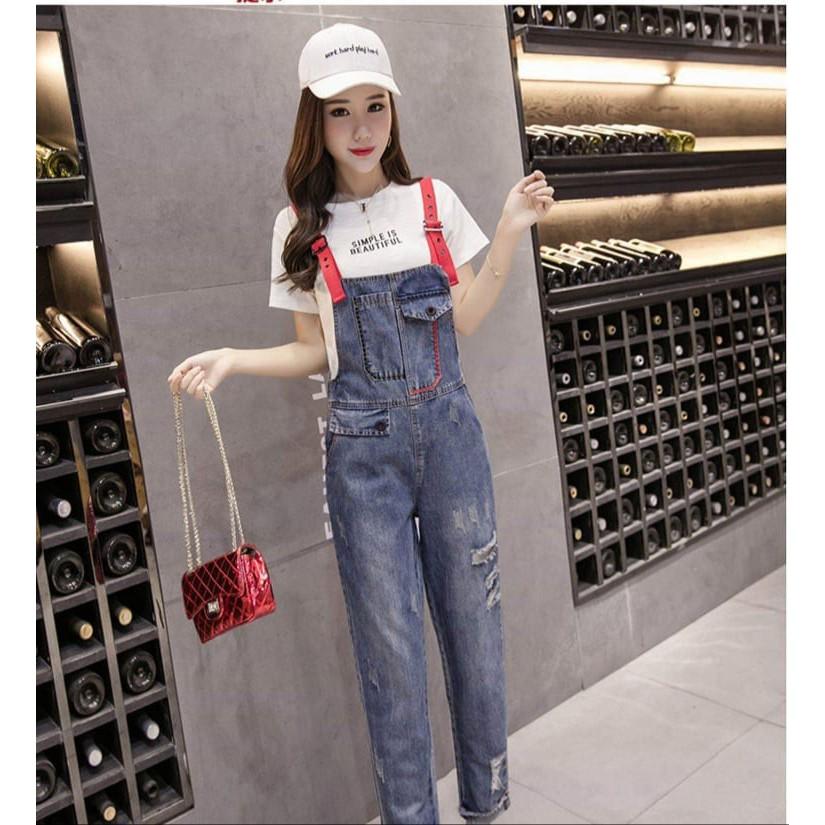 Set Quần Yếm Jean Kèm Áo Thun Cotton phong cách thời trang trẻ trung,năng động. Set Quần Yếm Jean Kèm Áo Thun Cotton thích hợp cho Chị/Em đi chơi hoặc tham dự những buổi tiệc nhỏ nhé