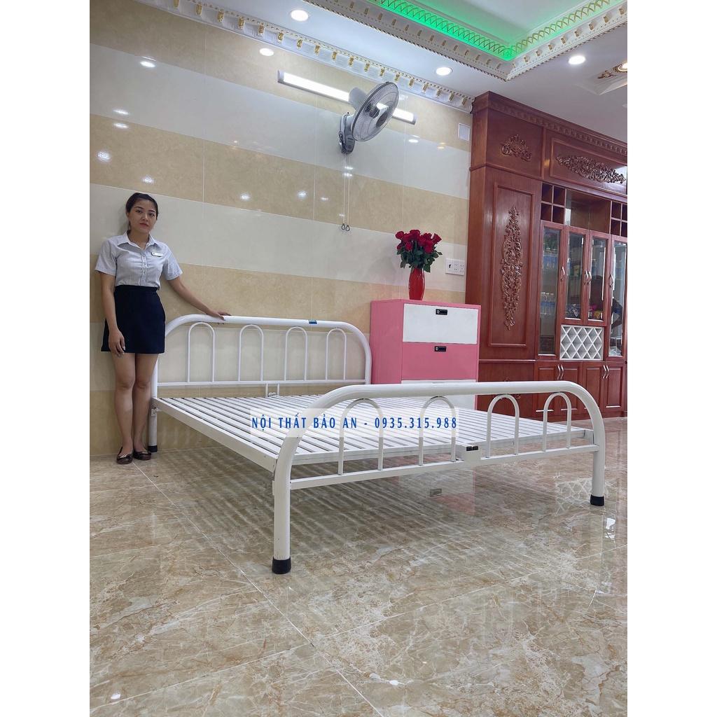 Giường sắt tròn cổ điển SANG TRỌNG đẹp giá xưởng - Nhiều kích thước -