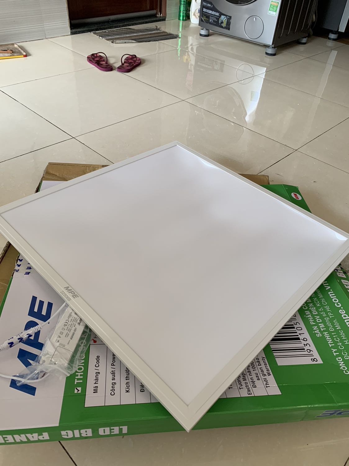 Đèn LED Panel 600x600 MPE 40W - Ánh sáng trắng