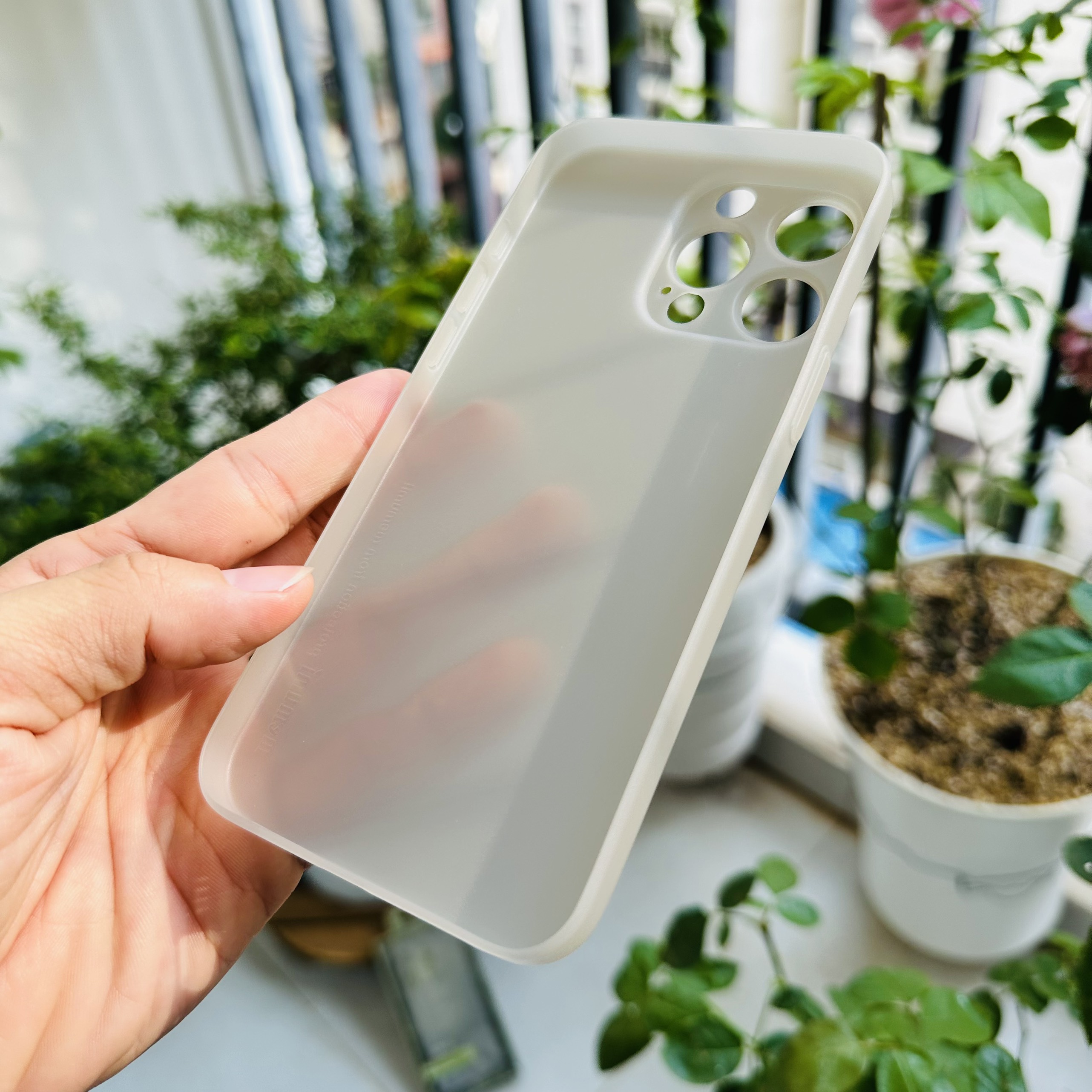 Ốp lưng Memumi màu xám dành cho iPhone 15 Pro / 15 Pro Max - hàng chính hãng