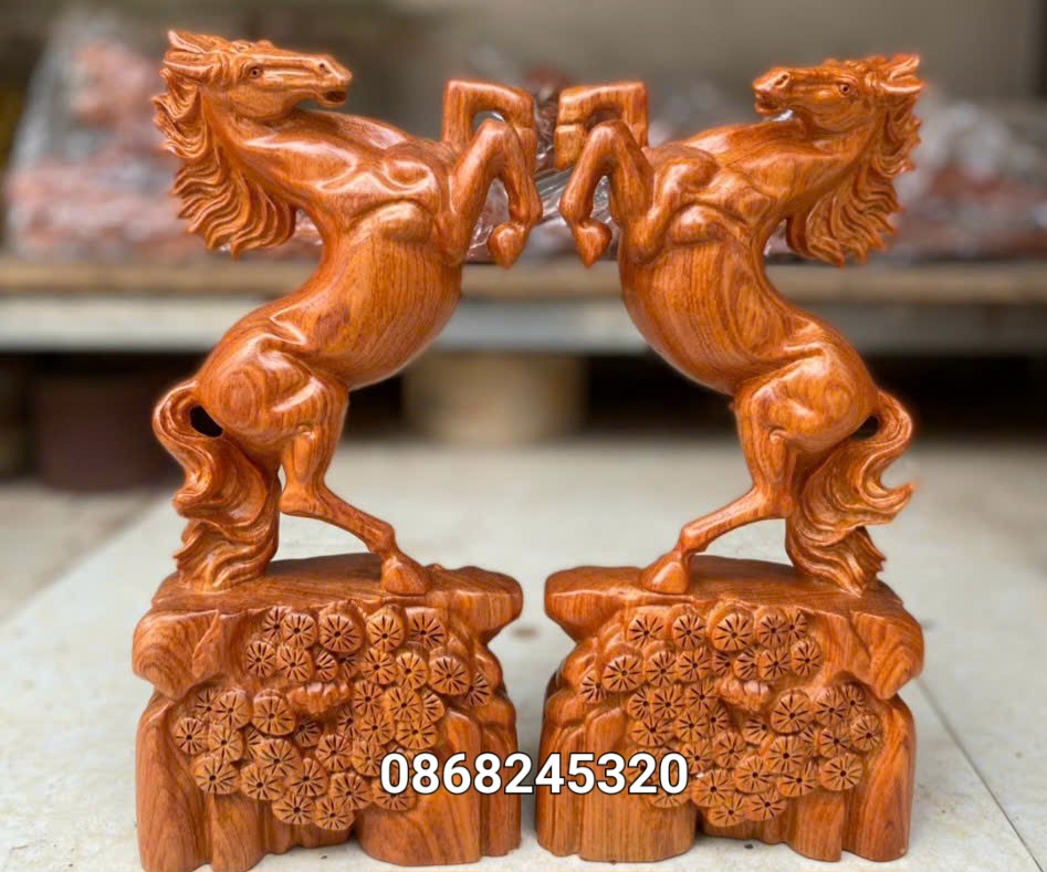 TƯỢNG CON NGỰA NHẤT MÃ PHI THIÊN BẰNG GỖ HƯƠNG ĐÁ KT CAO 15CM