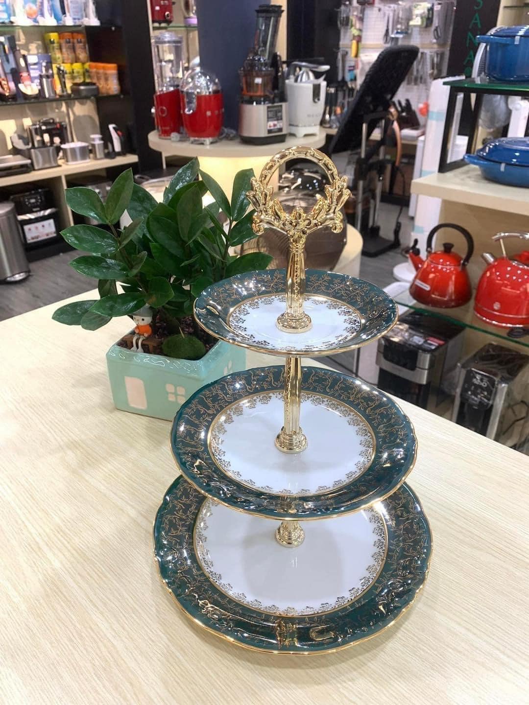Kệ bánh 3 tầng Imperial hoàng gia viền vàng sang trọng